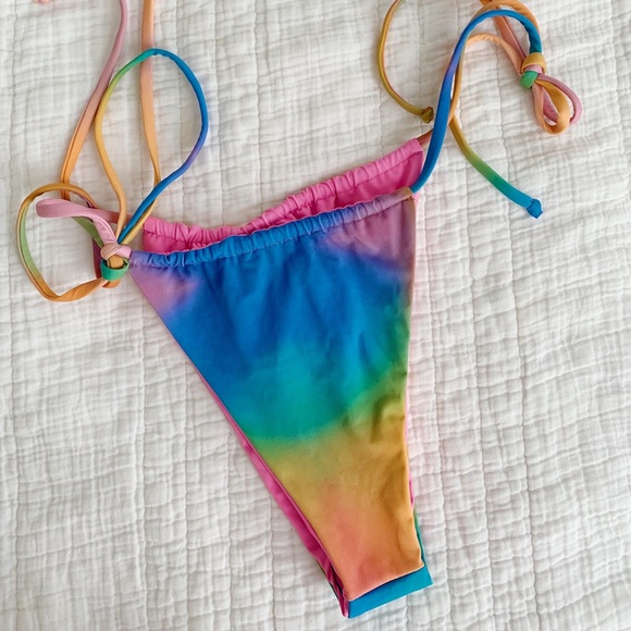 SOLD OUT Frankie’s Bikinis Tia Bottom in Serotonin ✨✨Brand New Never Worn - Picture 3 of 4